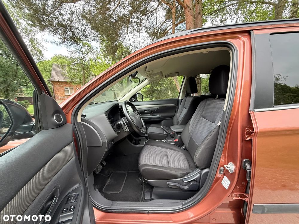 Mitsubishi Outlander 2.0 Intense + - 15