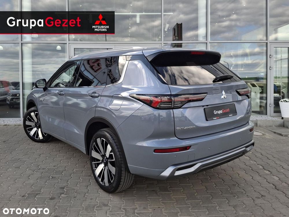 Mitsubishi Outlander - 6