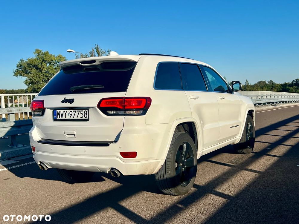 Jeep Grand Cherokee - 27