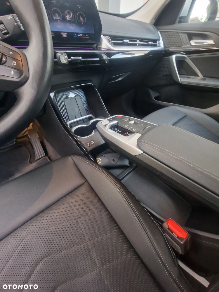 BMW iX1 xDrive30 66.5kWh xLine - 18