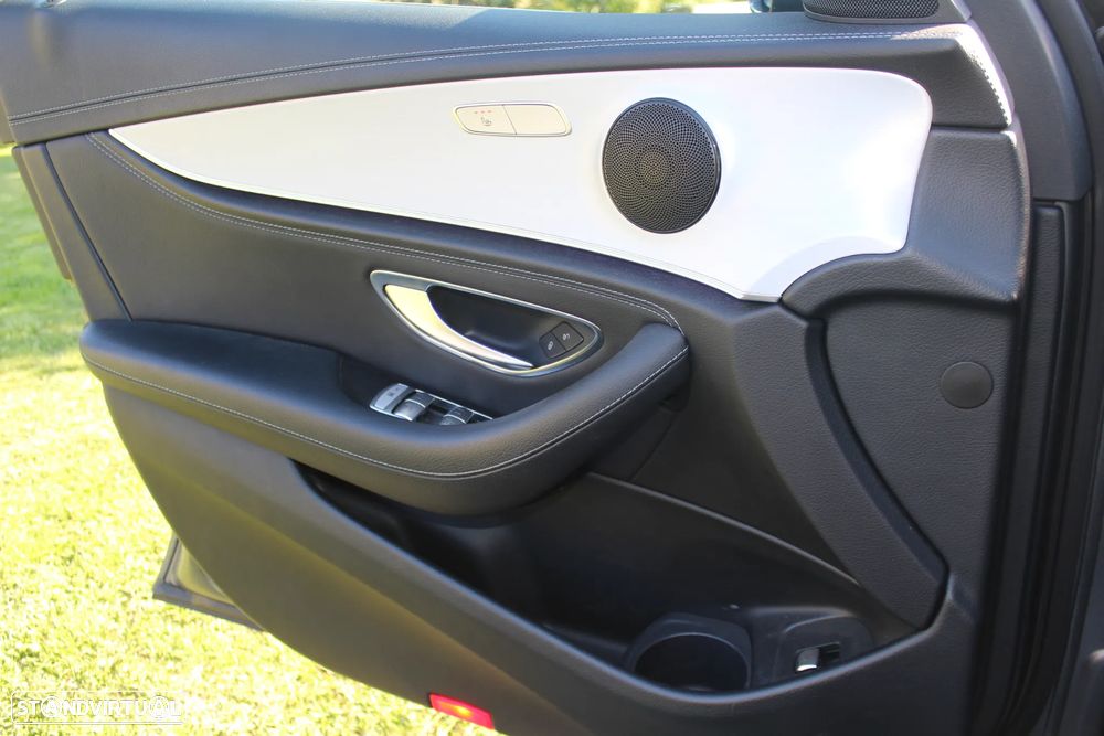 Mercedes-Benz E 300 de AMG Line - 19