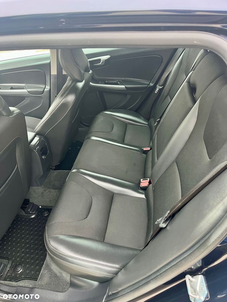 Volvo V60 D2 Drive-E Momentum - 15