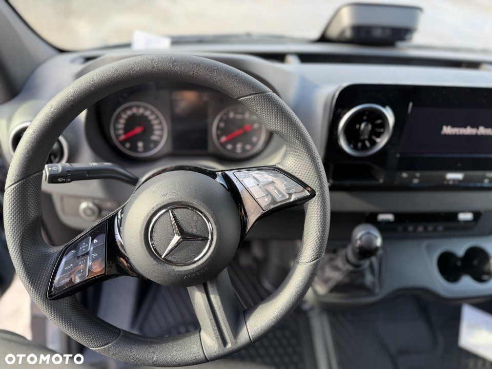 Mercedes-Benz Sprinter - 6