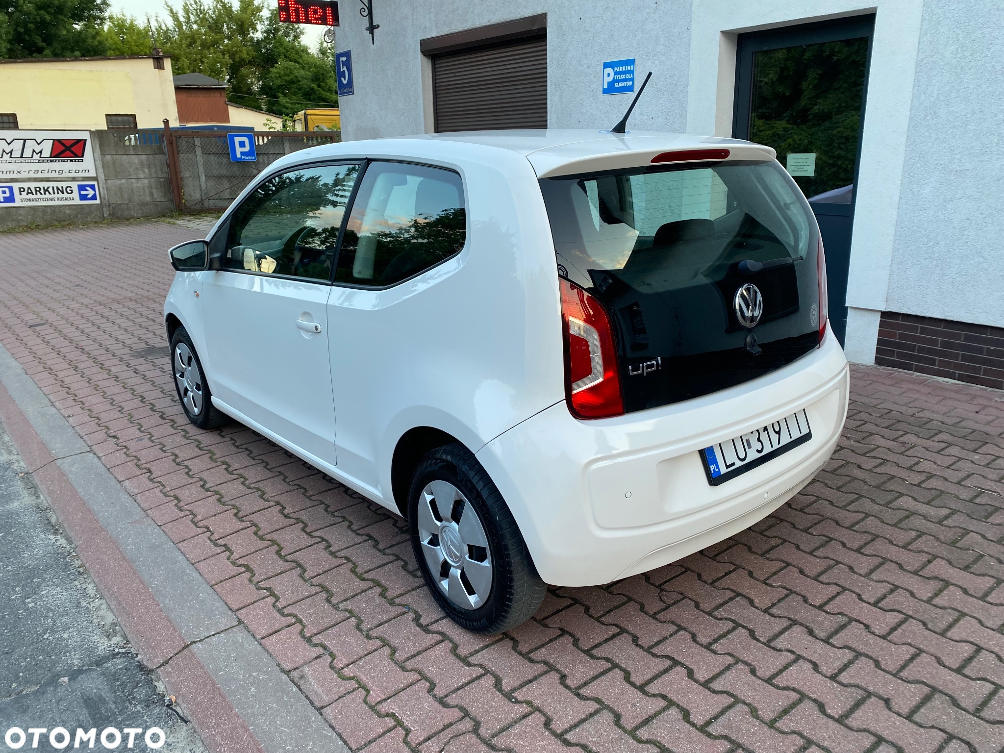Volkswagen up! - 4