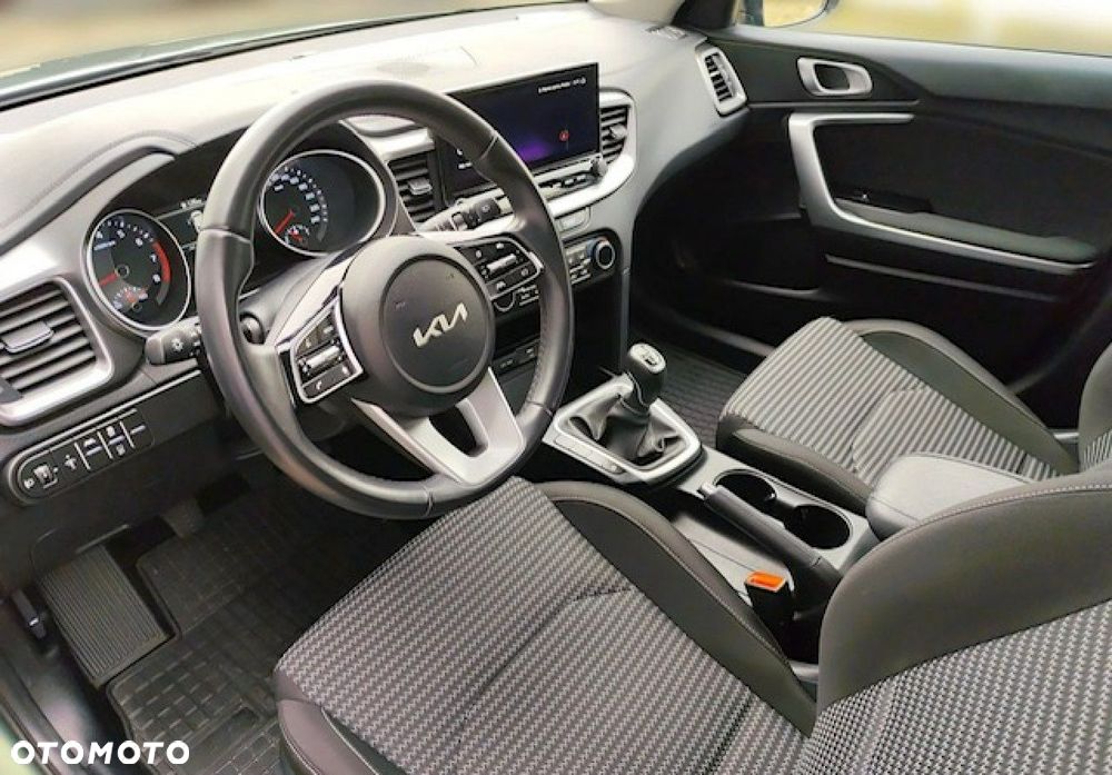 Kia Ceed - 15