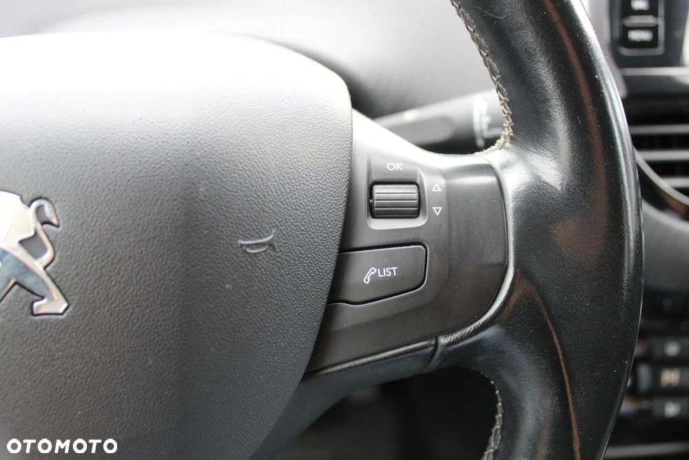 Peugeot 208 1.2 PureTech Allure S&S EAT6 - 26