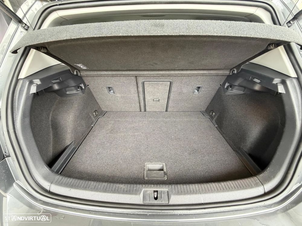 VW Golf 1.6 TDI Confortline - 38