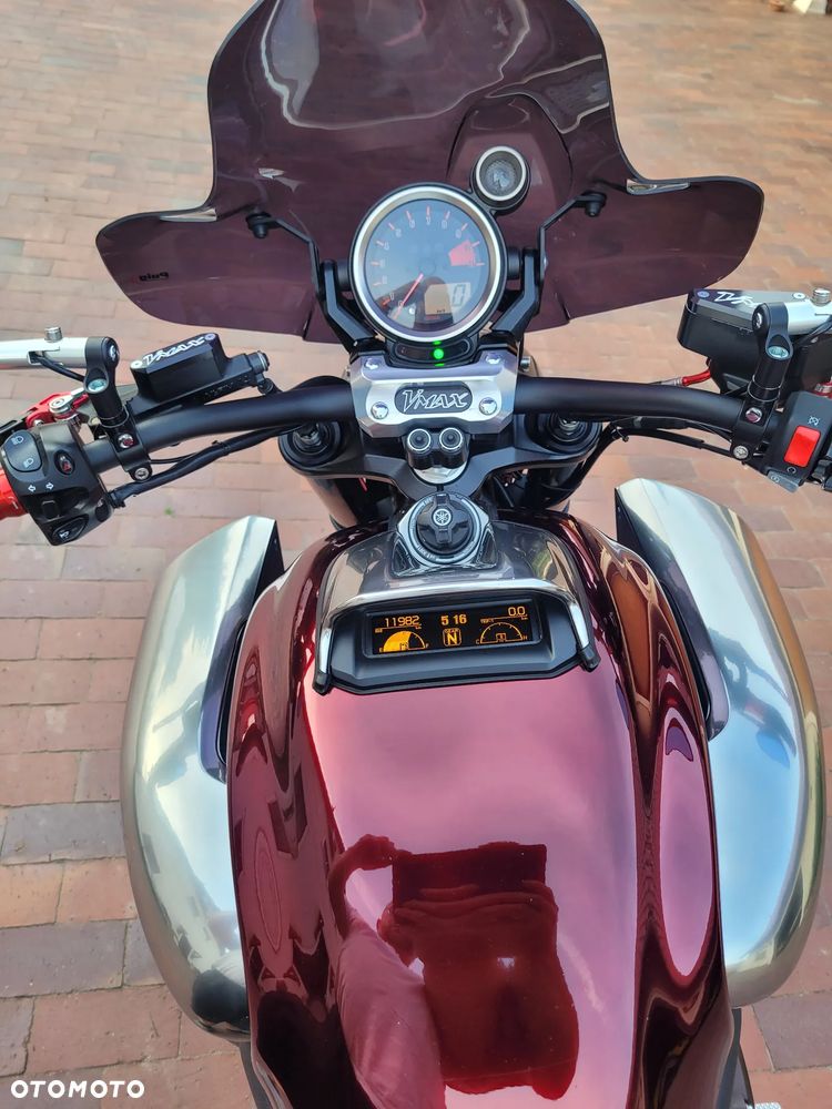 Yamaha V-MAX - 12
