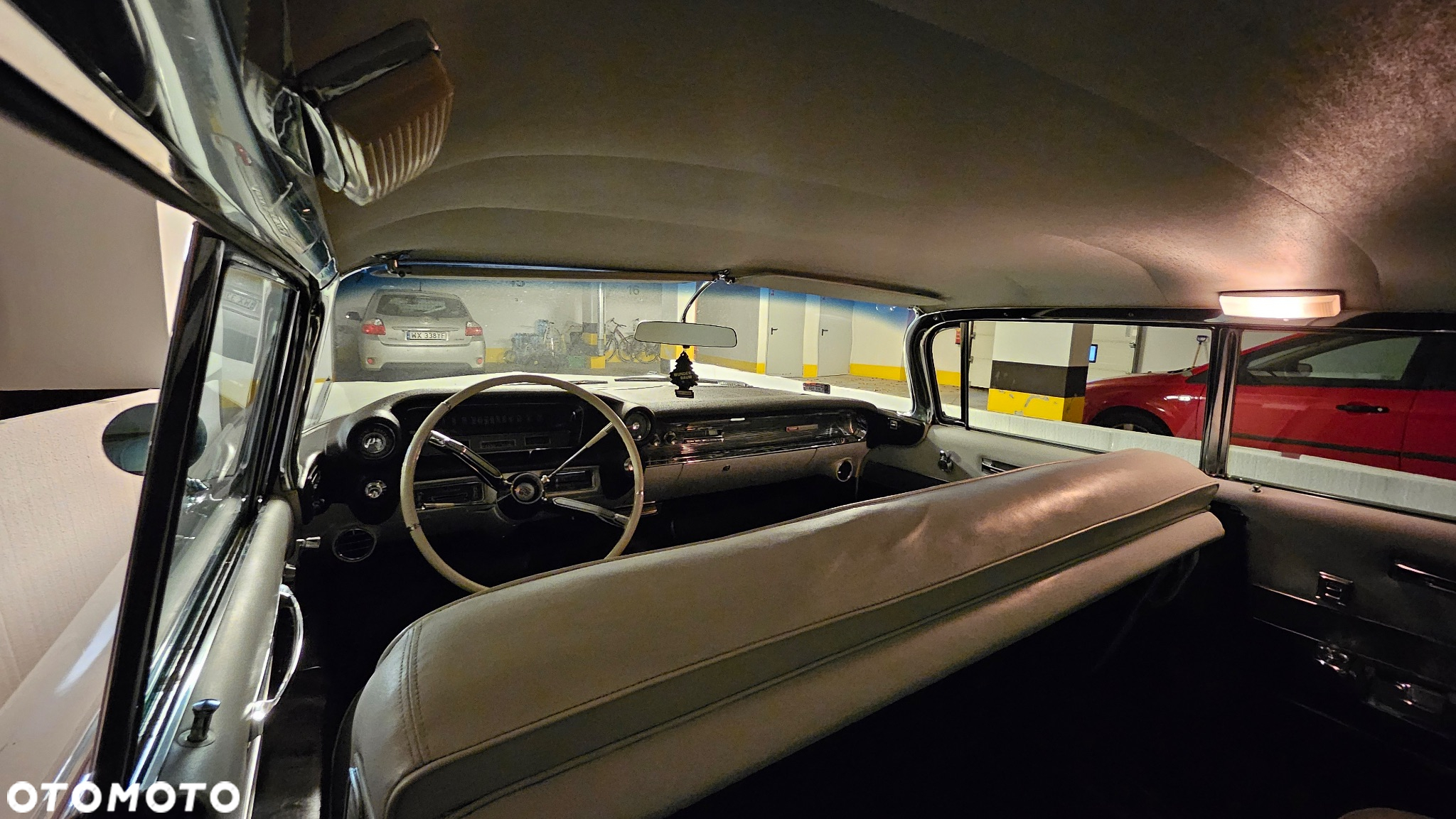 Cadillac Deville - 35