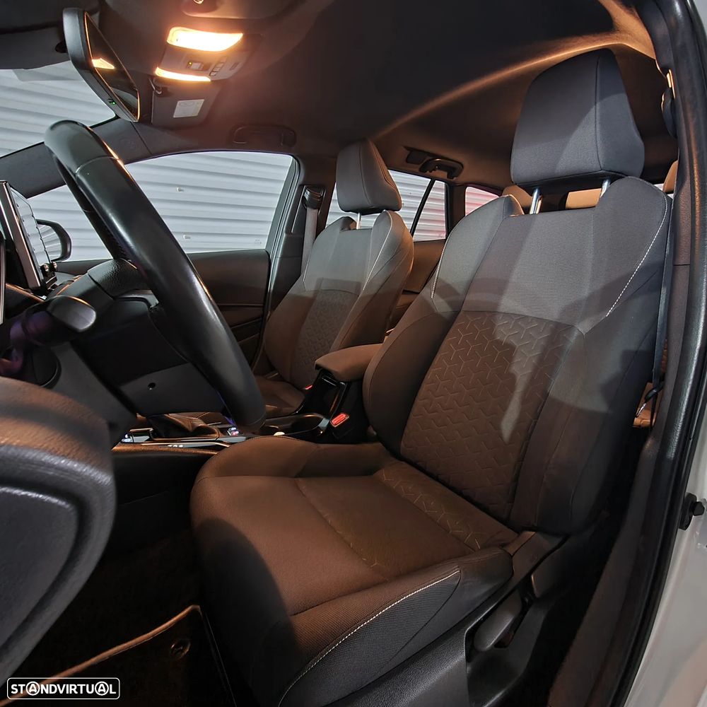 Toyota Corolla Touring Sports 1.8 Hybrid Comfort+P.Sport - 12