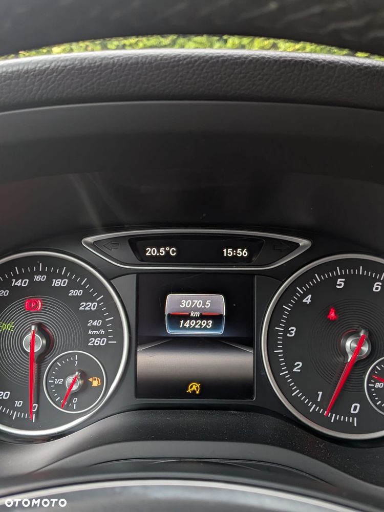 Mercedes-Benz Klasa B 180 Edition - 20