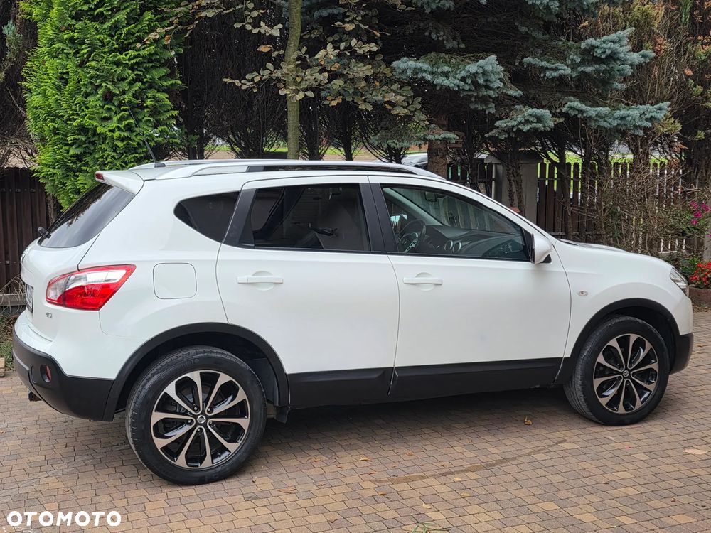 Nissan Qashqai 2.0 dCi DPF tekna - 21