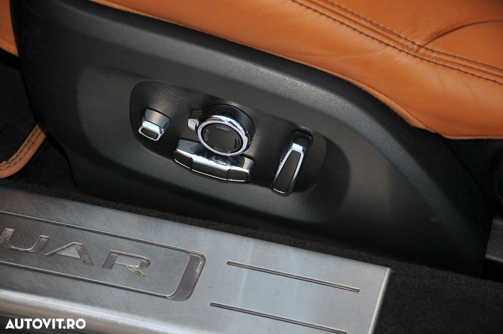 Jaguar XJ 30d LWB Portfolio - 25