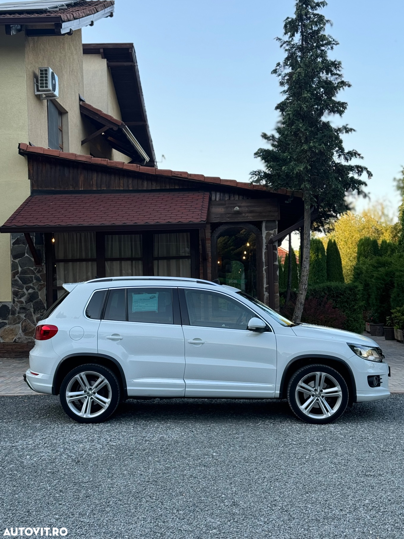 Volkswagen Tiguan 2.0 TDI 4Mot DSG Comfortline - 4