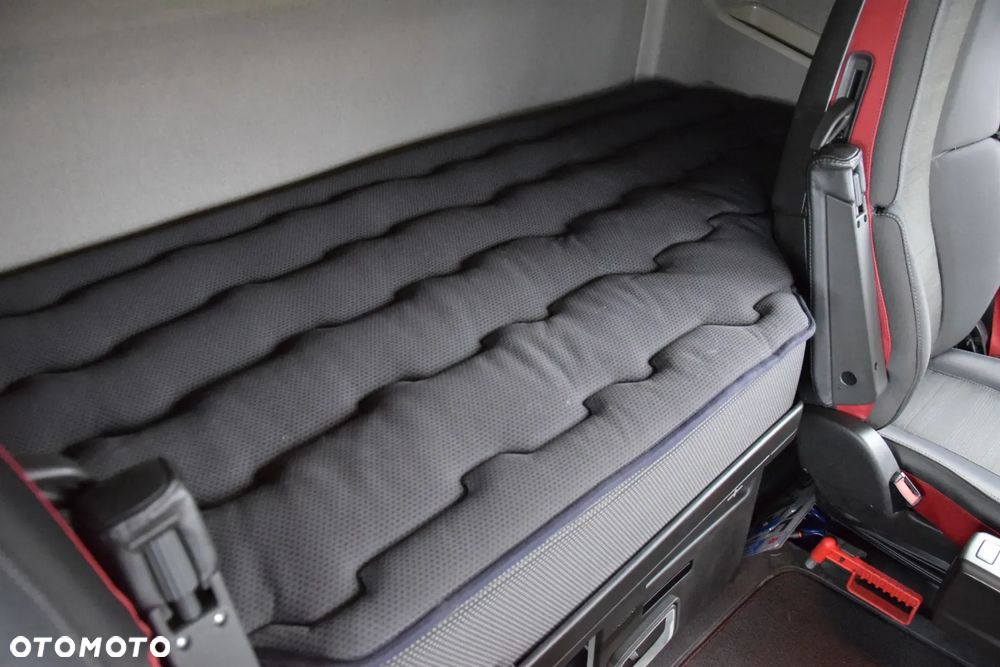 Volvo FH500 / NISKA KABINA / HYDRAULIKA / EURO 6 / ACC / LEDY / ALUFELGI / SERWISOWANY / SPROWADZONY - 31