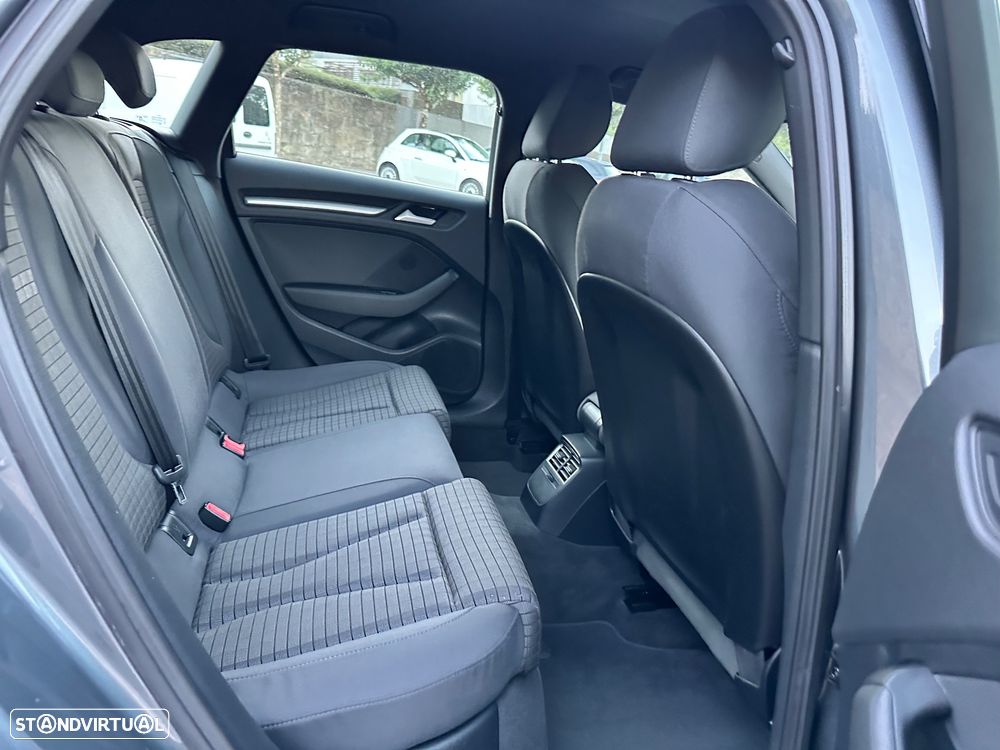 Audi A3 Sportback 1.6 TDI S-line - 44