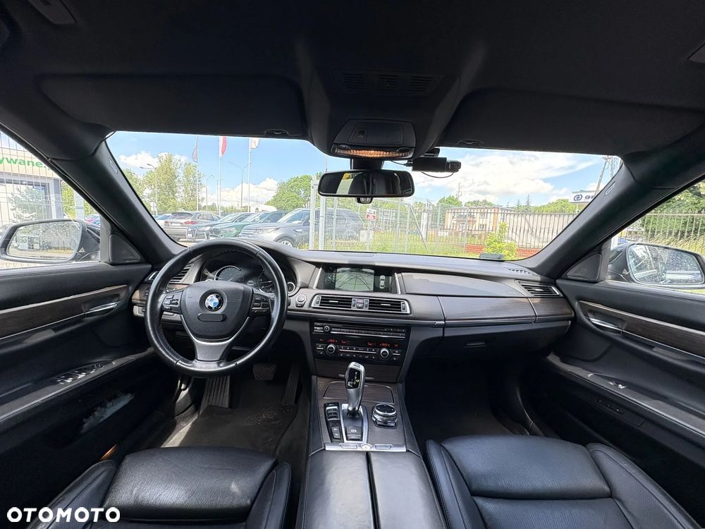 BMW Seria 7 730d - 27