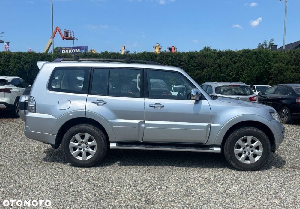 Mitsubishi Pajero - 6