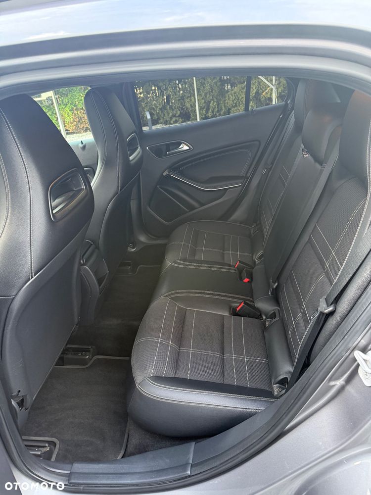 Mercedes-Benz GLA - 17