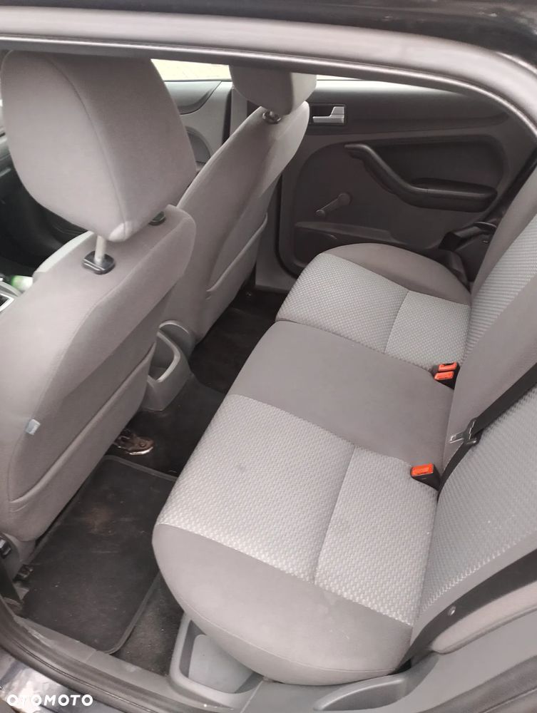Ford Focus - 8