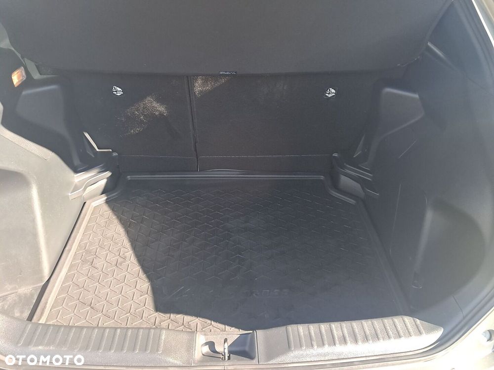 Toyota Yaris Cross Hybrid 1.5 Comfort - 12