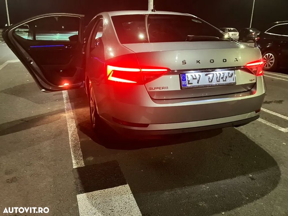 Skoda Superb 2.0 TDI 4X4 DSG Style - 6