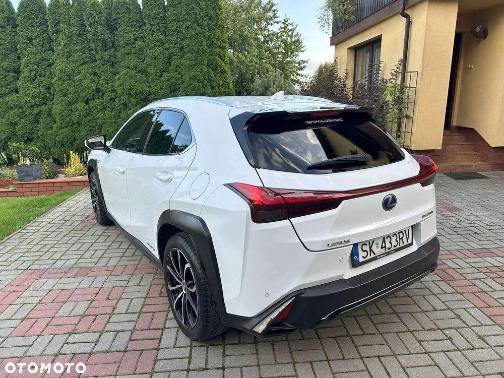 Lexus UX 250h F Sport AWD - 3