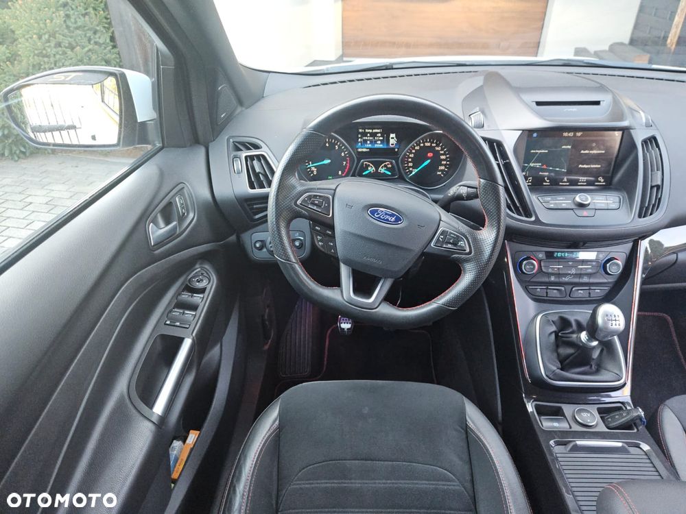 Ford Kuga 1.5 EcoBoost 2x4 ST-Line - 10