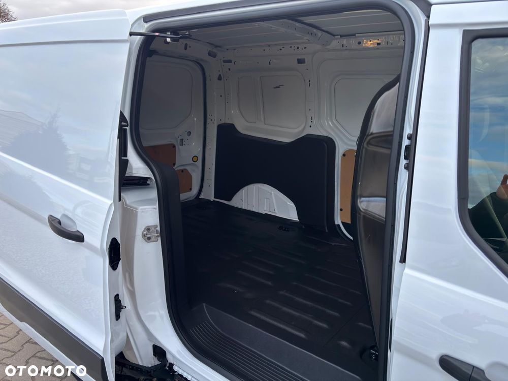Ford Transit Connect - 11