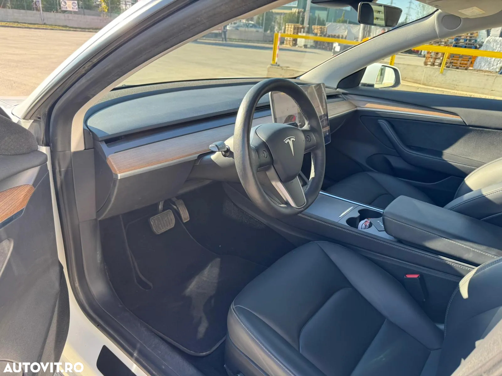 Tesla Model 3 Standard Reichweite Plus Hinterradantrieb - 11