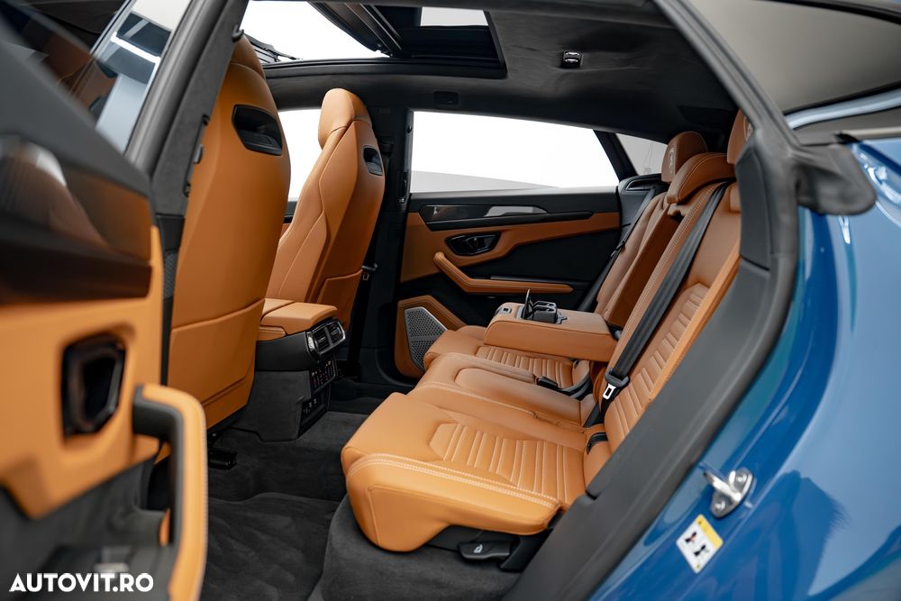 Lamborghini URUS Standard - 12