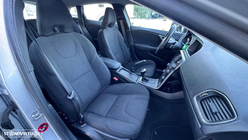Volvo V40 2.0 D2 Kinetic Eco - 19