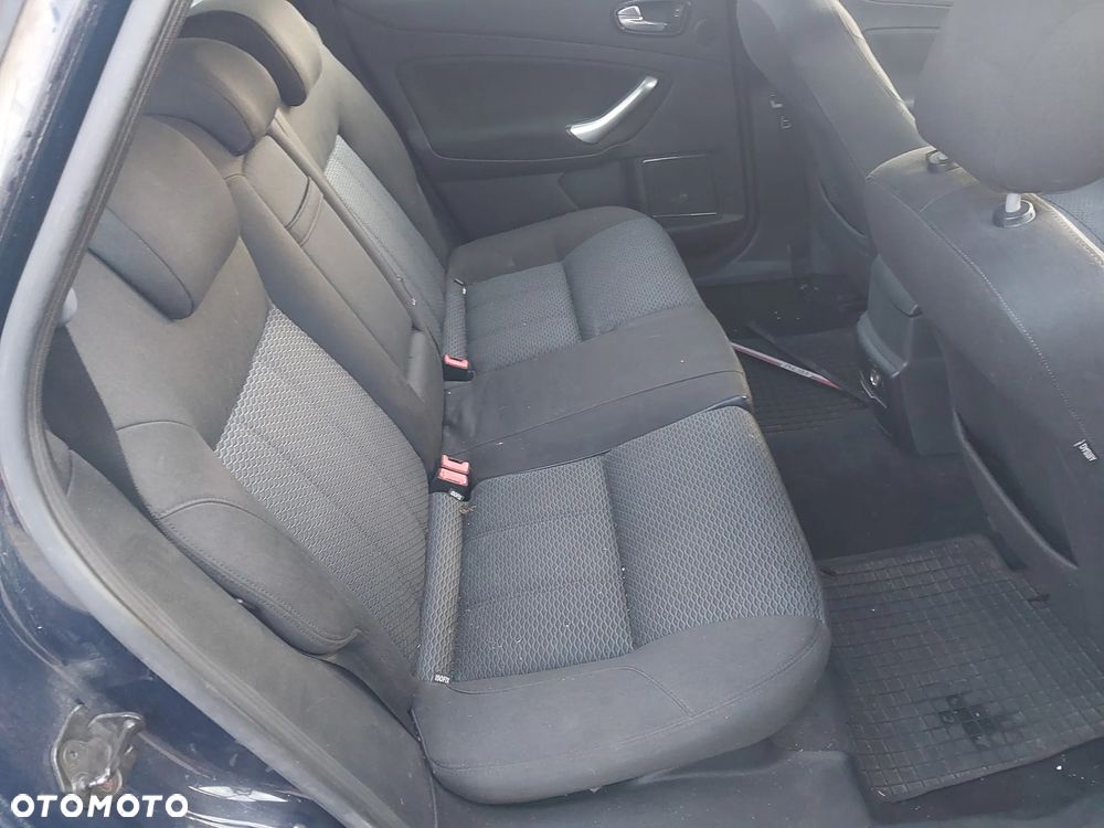 Ford Mondeo Mk4 MK IV GHIA KOMBI silnik 2.0 TDCI 130KM skrzynia biegów 6B sprzęgło dwumasa drzwi lewe prawe klapa zderzak tył tylny lusterko błotnik kolor V6 hak holowniczy grzane fotele przewody pompa wspomagania podsufitka blenda osłona maglownica zwrotnica tłumik wydech boczek drzwi szyba mechanizm szyba kokpit pulpit zegary zestaw startowy silnika sterownik wiązka CAŁY NA CZĘŚCI WSZYSTKIE CZĘŚCI - 24