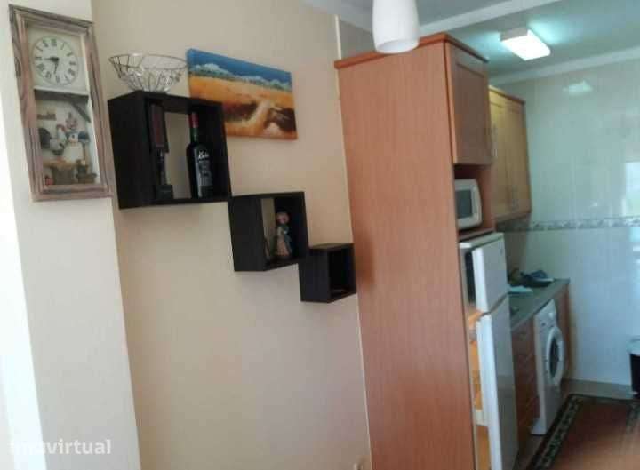 arrendo ao ano apartamento t1 em quarteira , av. Francisco sa Carneiro - Grande imagem: 3/9