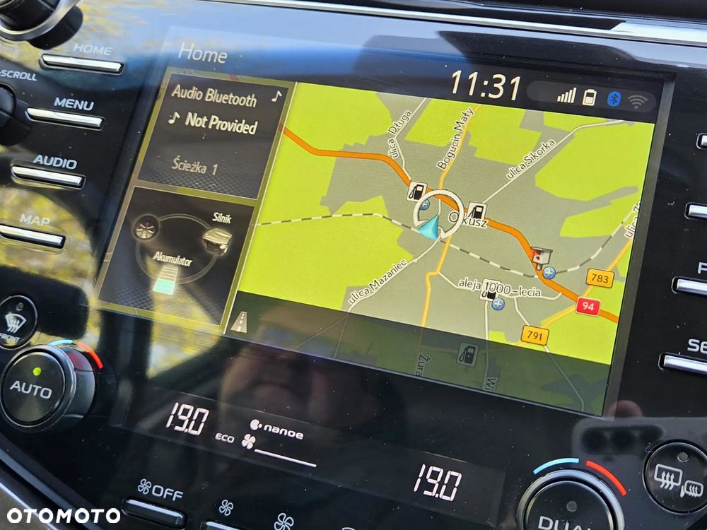 Toyota Camry 2.5 Hybrid Executive CVT - 13