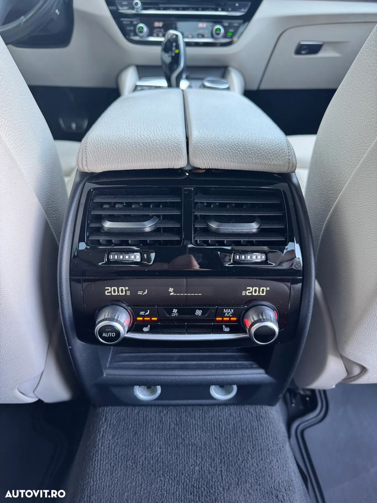 BMW Seria 5 520d xDrive AT - 13