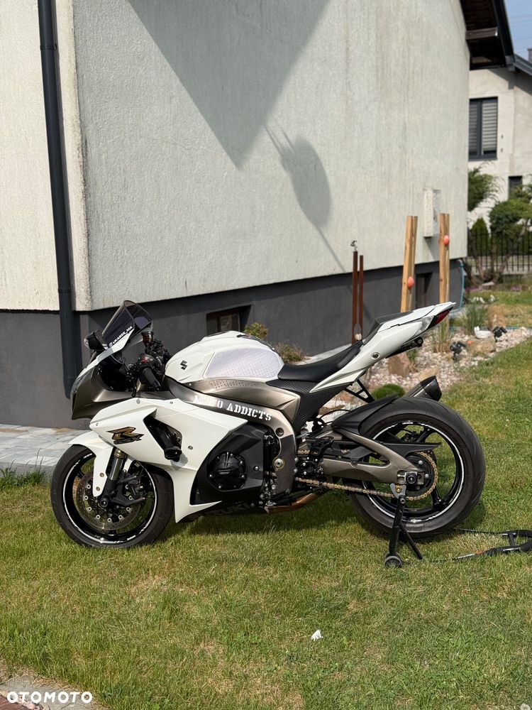 Suzuki GSX-R - 6