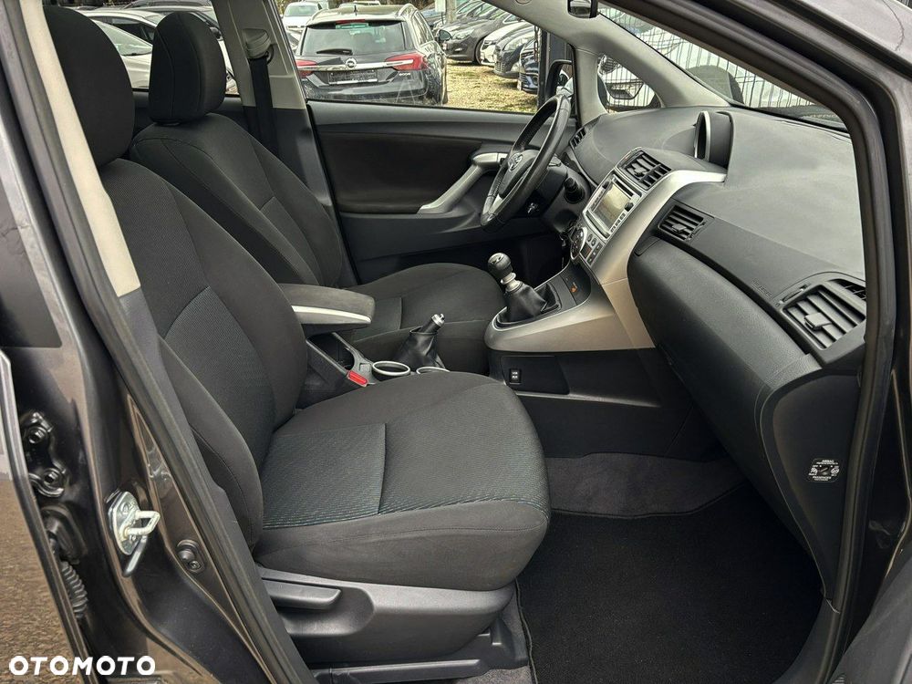 Toyota Verso 1.8 Premium 7os - 32