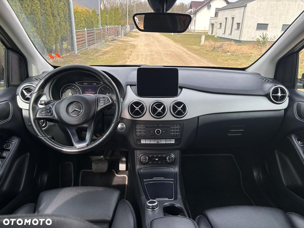 Mercedes-Benz Klasa B 180 (CDI) d 7G-DCT AMG Line - 25