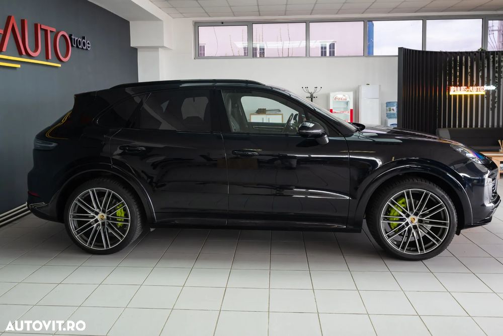 Porsche Cayenne S - 4