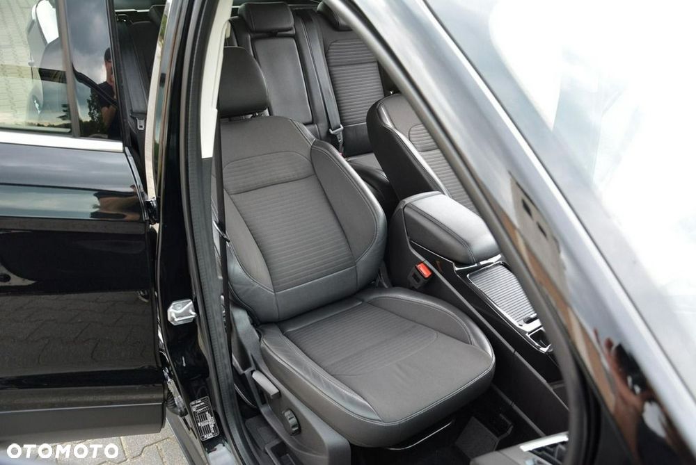 Ford Kuga 1.5 EcoBoost 2x4 Titanium - 17
