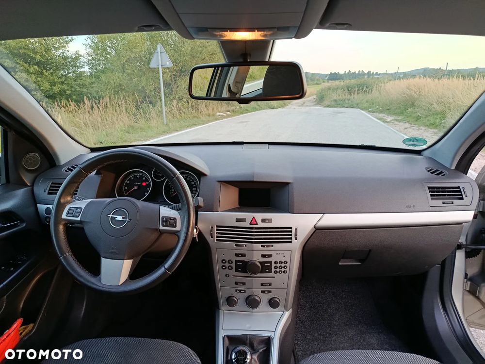 Opel Astra 1.6 Color Edition - 29