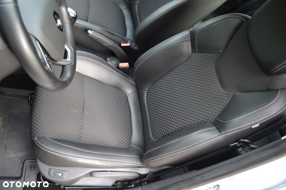 Renault Clio - 22