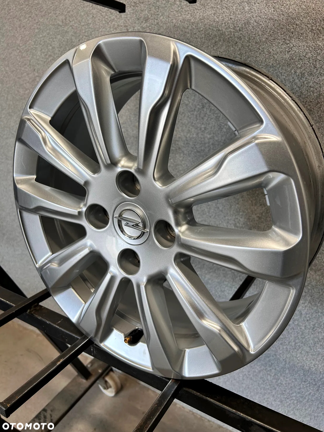 4 FELGI ALU. OPEL MOKKA B, CORSA F, PEUGEOT 208,C3,DS3 16'' 6,5J ET32 GM: OP00126 K4, 9835097280 - 10