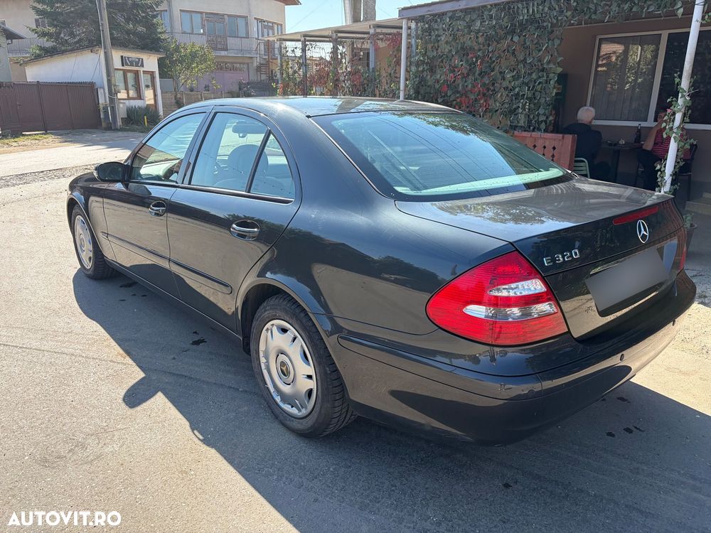 Mercedes-Benz E 320 4-Matic Aut Classic - 7