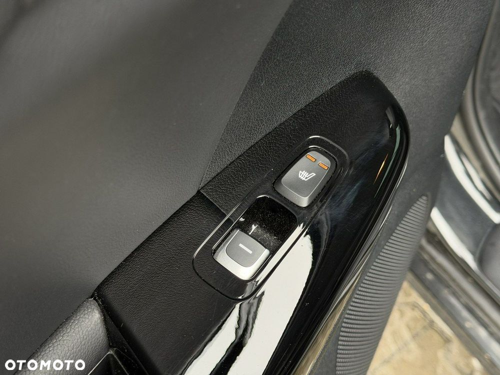 Kia Sportage 1.6 CRDI Black Edition 2WD - 21