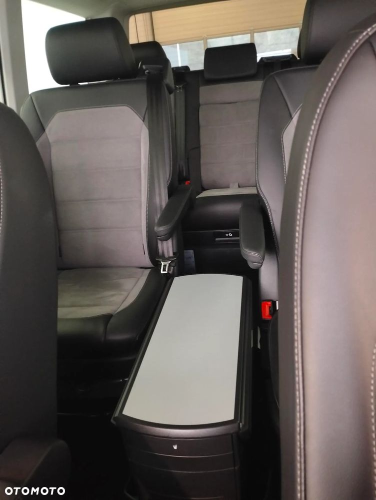 Volkswagen Multivan - 31