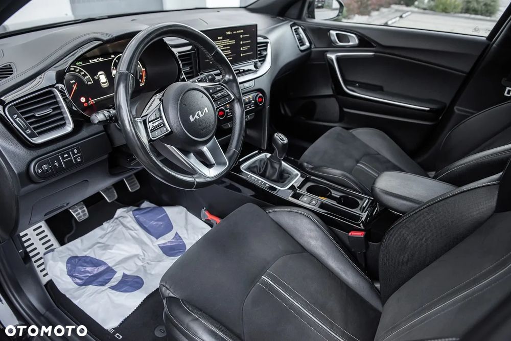 Kia XCeed - 15