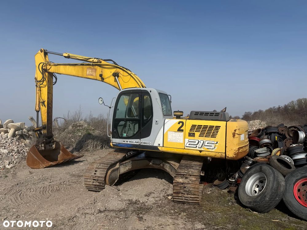 New Holland E215 - 3