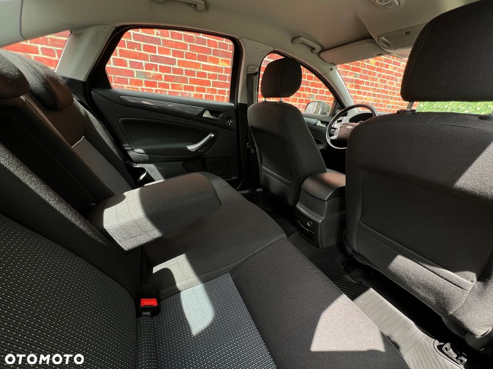 Ford Mondeo - 18